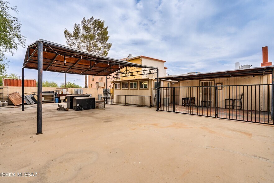 More Photos Of 3000 S Mission Rd, Tucson Storefront Retail Residential For Sale
