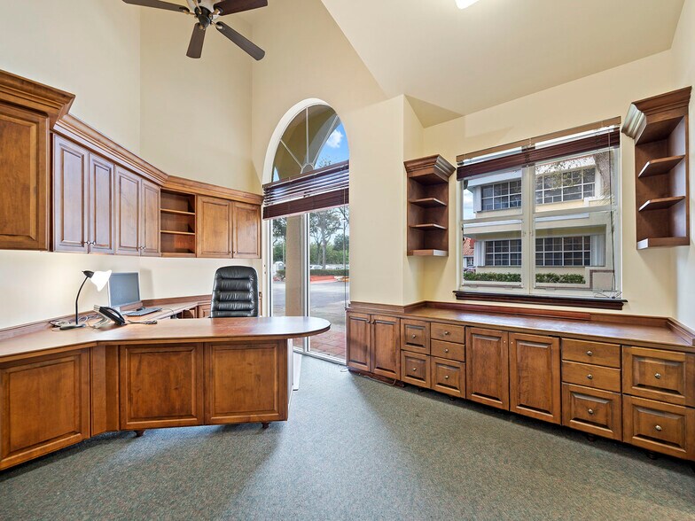 More Photos Of 11050 N Kendall Dr, Miami Loft Creative Space For Sale