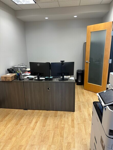 More Photos Of 996 Wilkinson Trce, Bowling Green Medical For Lease