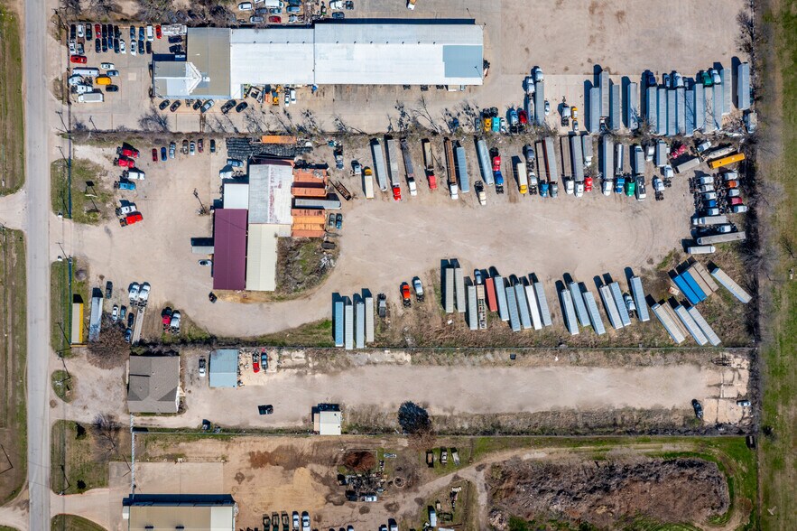 More Photos Of 305 W Simonds Rd, Seagoville Industrial For Sale