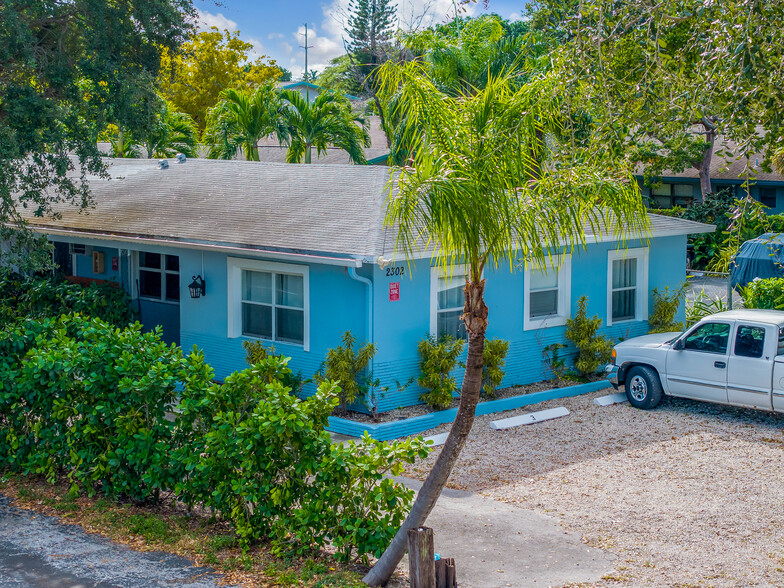 Primary Photo Of 2302 Taylor St, Hollywood Apartments For Sale