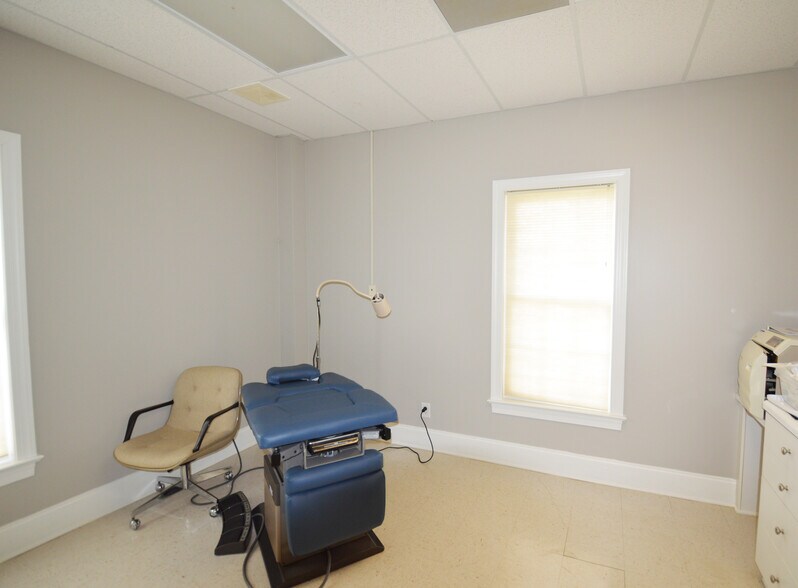 More Photos Of 6614 Shallowford Rd, Lewisville Medical For Sale