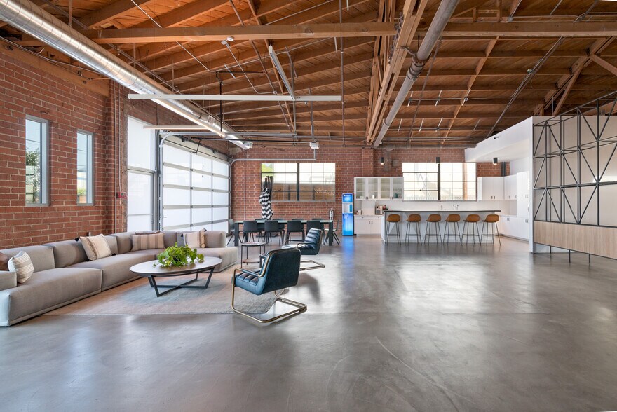 More Photos Of 12536 Chadron Ave, Hawthorne Light Distribution For Sale