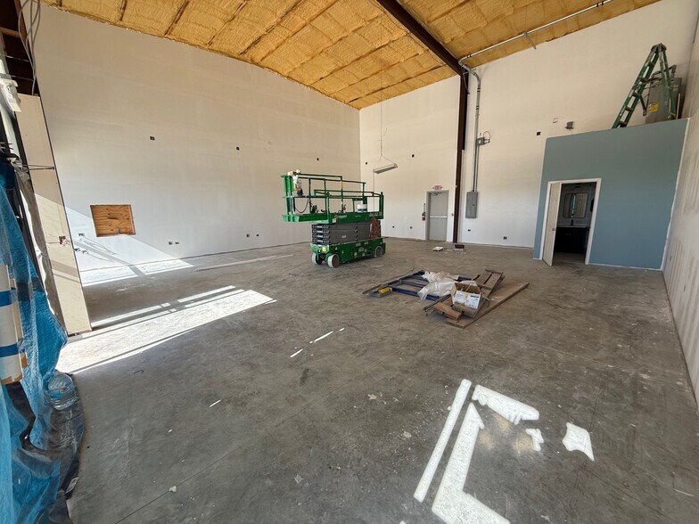 More Photos Of 18487 Highway 105, Cleveland General Retail For Lease