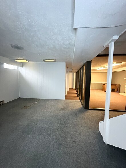 More Photos Of 2600 N Park Rd, Connersville Flex For Sale