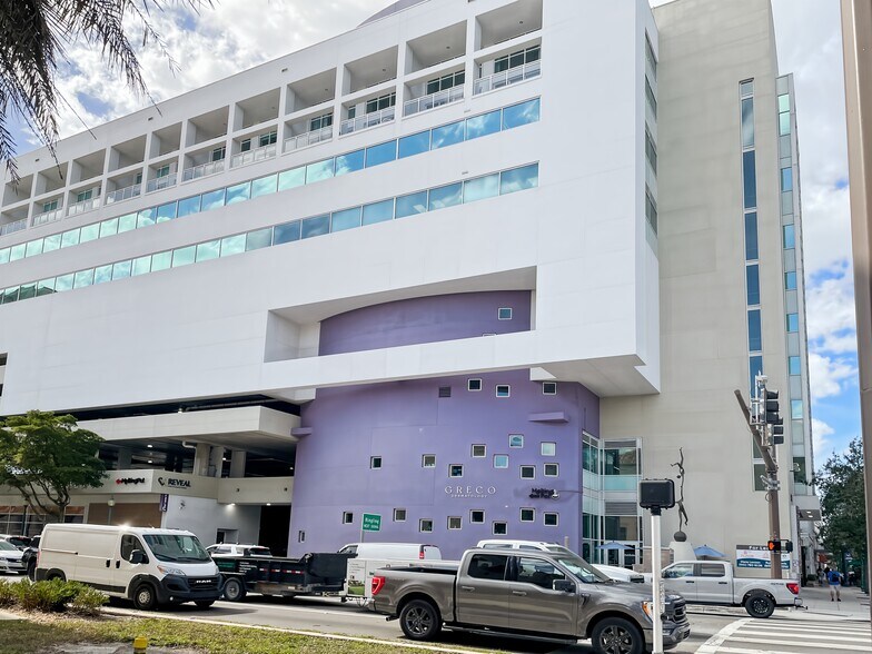 More Photos Of 1990 Main St, Sarasota Coworking Space