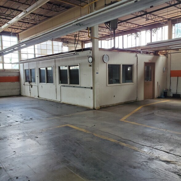More Photos Of 9520 Ainslie St, Schiller Park Warehouse For Sale
