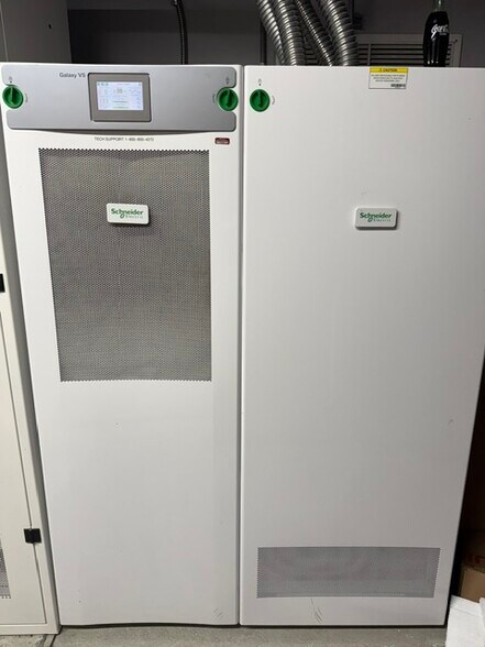 More Photos Of 365 105th Ter NE, Saint Petersburg Specialty For Lease