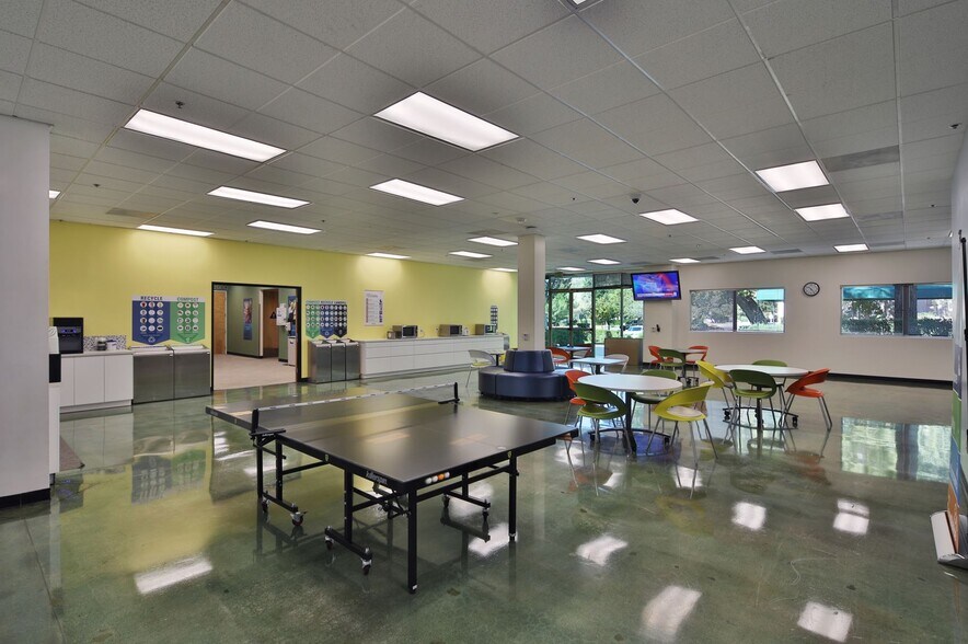 More Photos Of 25128-25129 Rye Canyon Loop, Valencia Flex For Lease