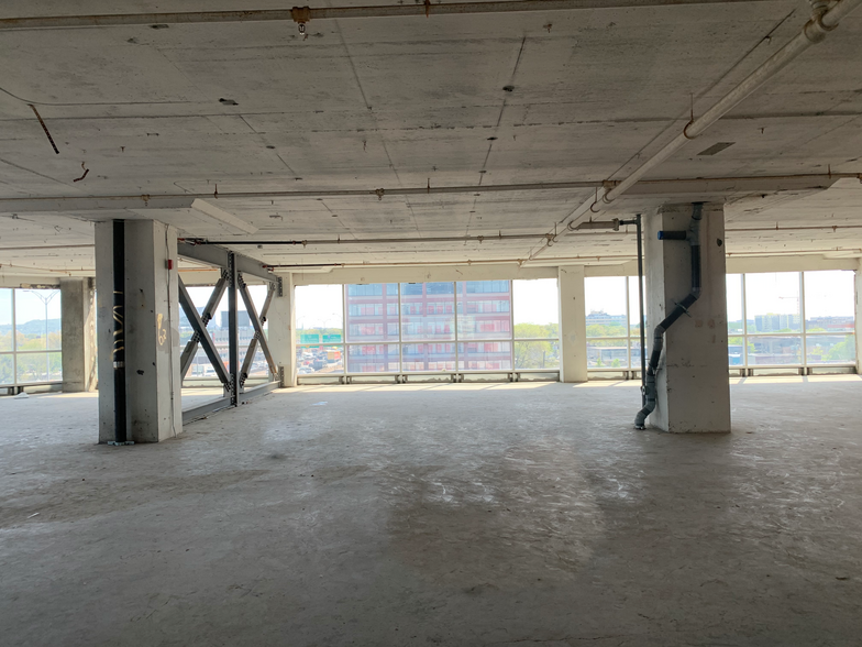 More Photos Of 3737 Boul Cremazie E, Montréal Office For Lease