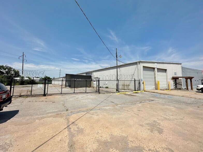 More Photos Of 1236 NW 4th St, Oklahoma City Warehouse For Lease