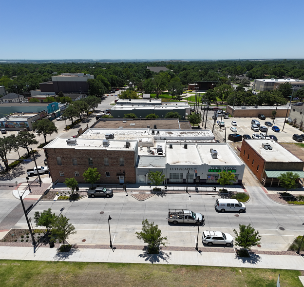 More Photos Of 116-118 W Irving Blvd, Irving Storefront Retail Office For Lease