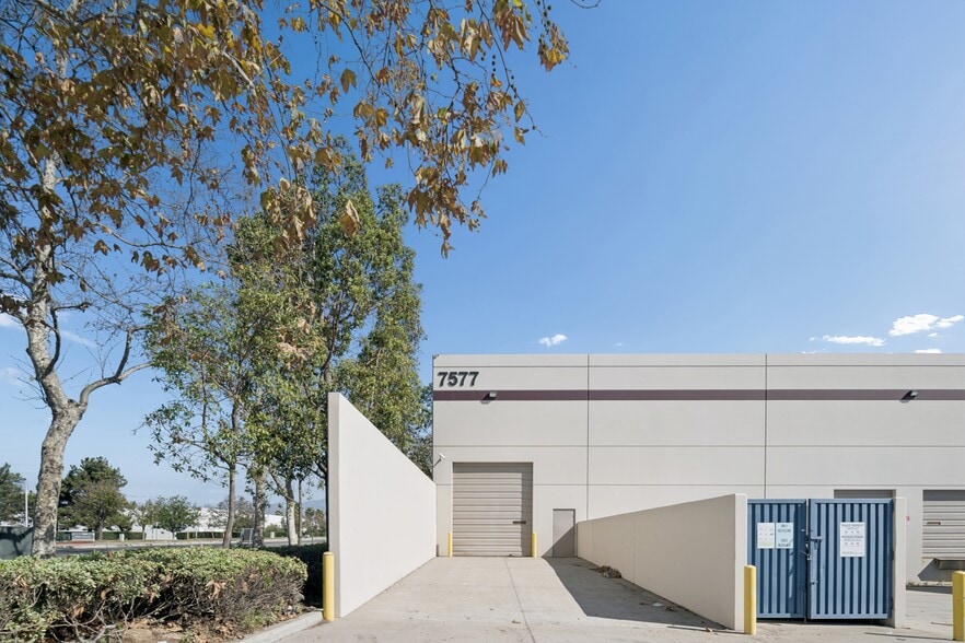 More Photos Of 7577 Airway Rd, San Diego Warehouse For Sale