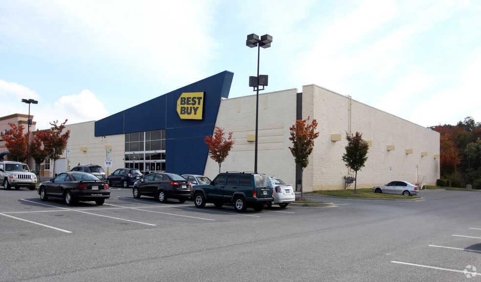 Primary Photo Of 8645 Pulaski Hwy, Baltimore Unknown For Lease