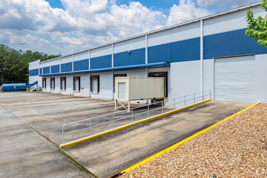 More Photos Of 1725 Westgate Pky, Atlanta Warehouse For Lease