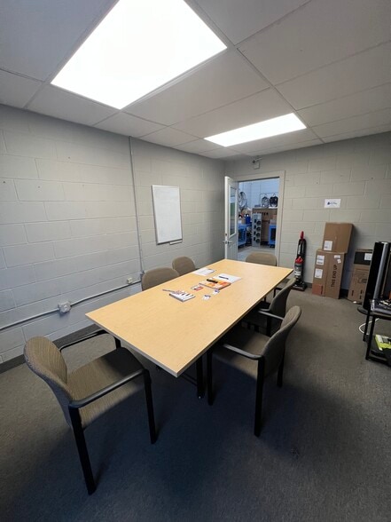 More Photos Of 2879-2893 Sanford Ave SW, Grandville Warehouse For Lease