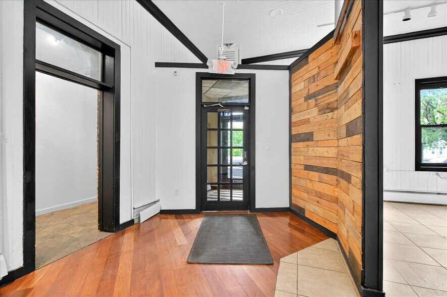 More Photos Of 80 W Circular St, Saratoga Springs Storefront For Lease