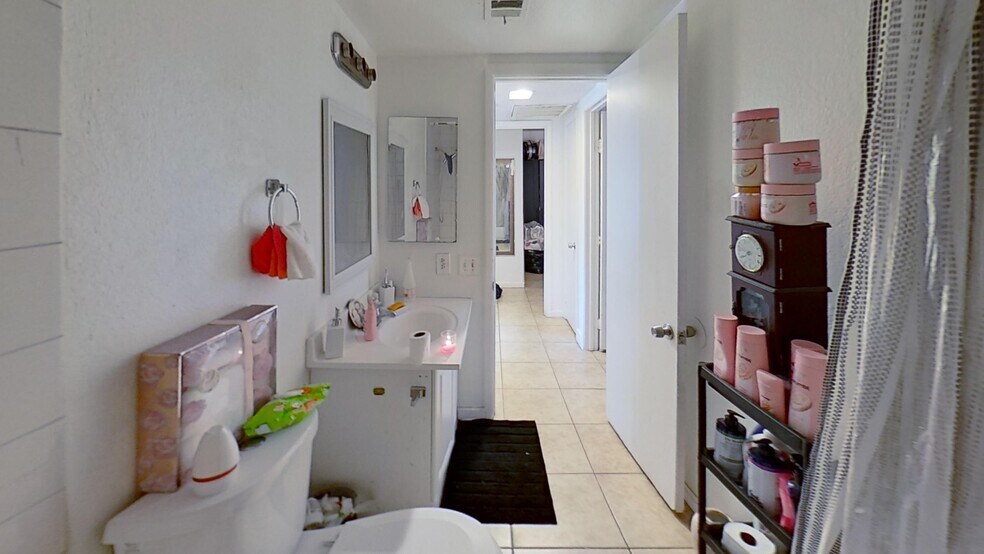 More Photos Of 917 Snug Harbor St, Las Vegas Apartments For Sale