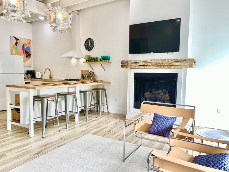 More Photos Of 13662 Red Arrow Hwy, Harbert Hotel For Sale