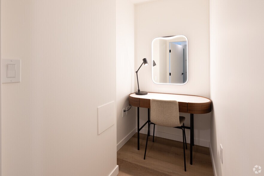 More Photos Of 2488 Granville St, Vancouver Apartments For Lease