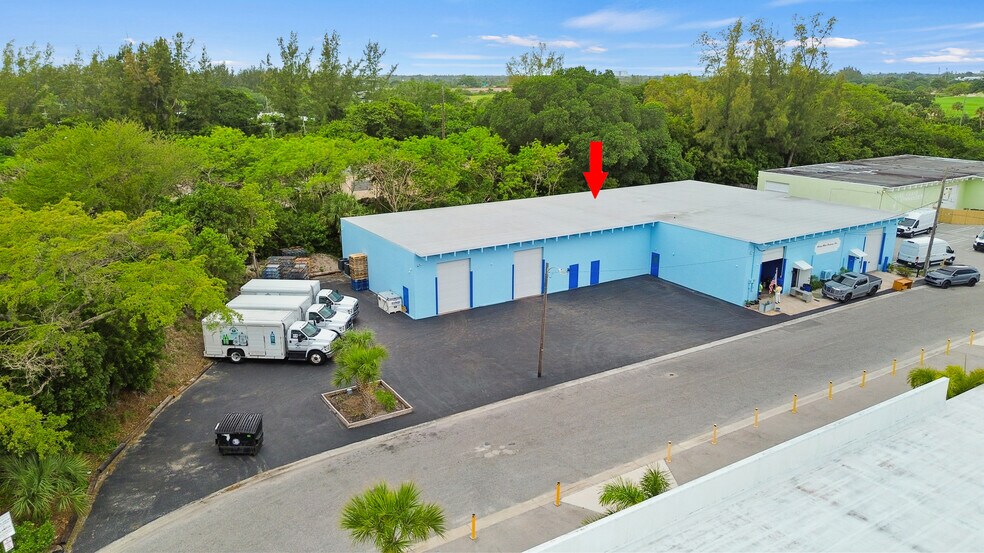 More Photos Of 2605 Kelly Ln, Lake Worth Light Distribution For Lease