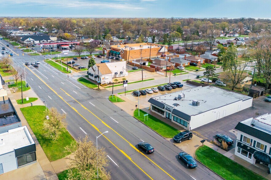 More Photos Of 29350 Harper Ave, Saint Clair Shores Office For Sale
