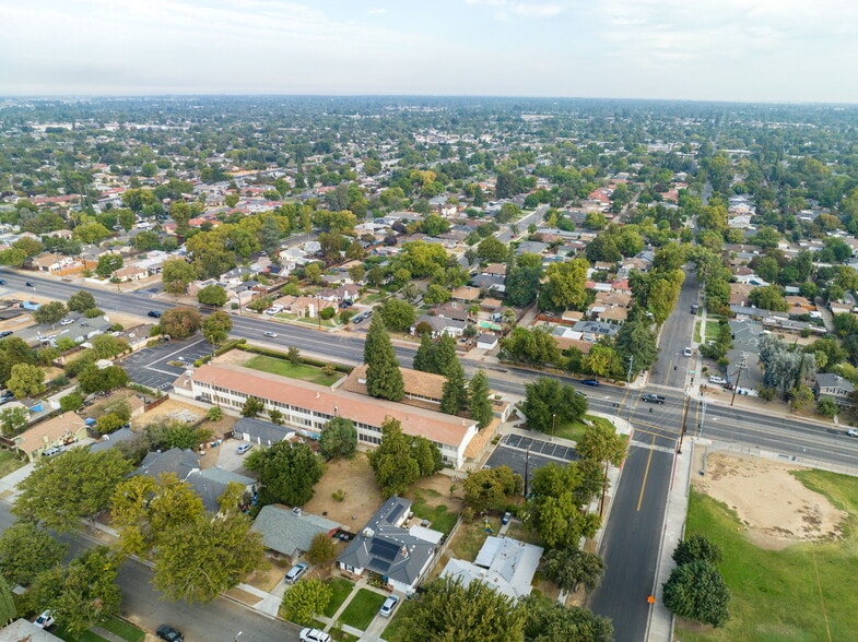 More Photos Of 101 W Clinton Ave, Fresno Specialty For Sale
