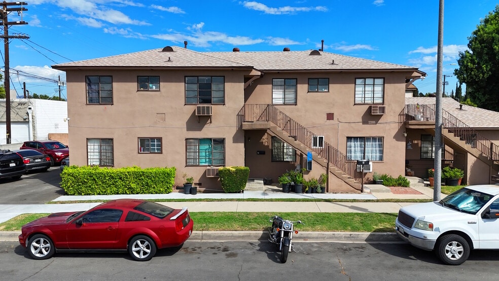 More Photos Of 7303 Woodley Ave, Van Nuys Apartments For Sale