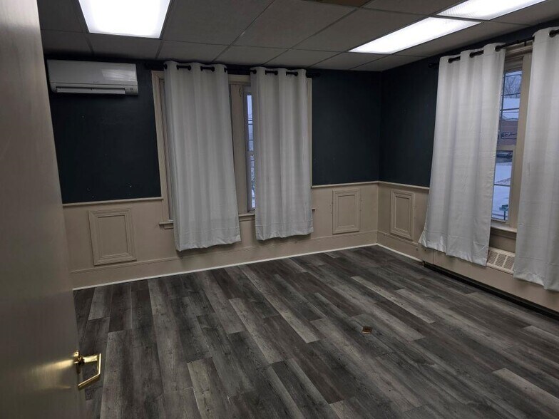 More Photos Of 223 Main St, Charlestown Storefront Retail Office For Lease