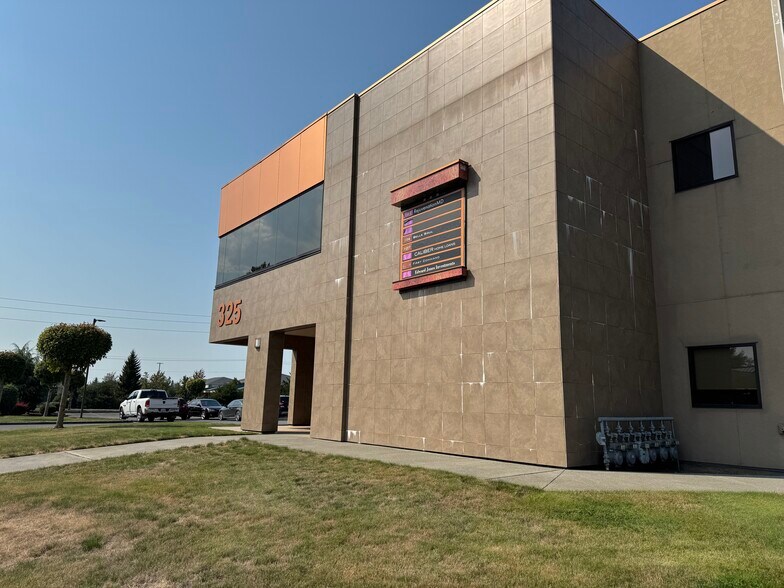 More Photos Of 325 E George Hopper Rd, Burlington Office For Lease