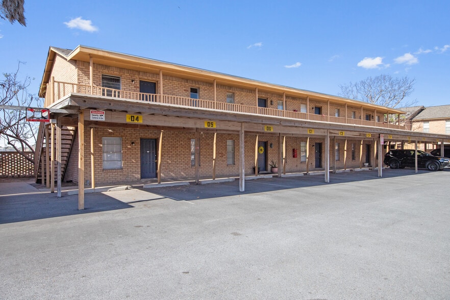 Primary Photo Of 1500 Sam Houston, Harlingen Apartments For Sale