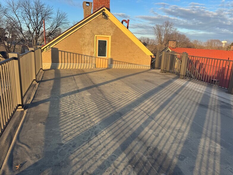 More Photos Of 1111 Washington St, Pella Hospitality For Sale