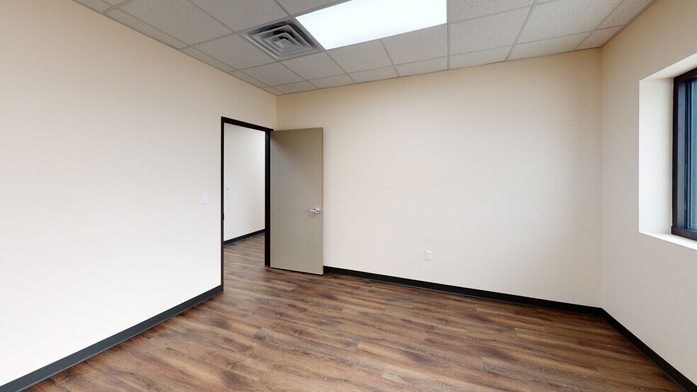 More Photos Of 5560 Kingpin Dr, Corpus Christi Warehouse For Lease