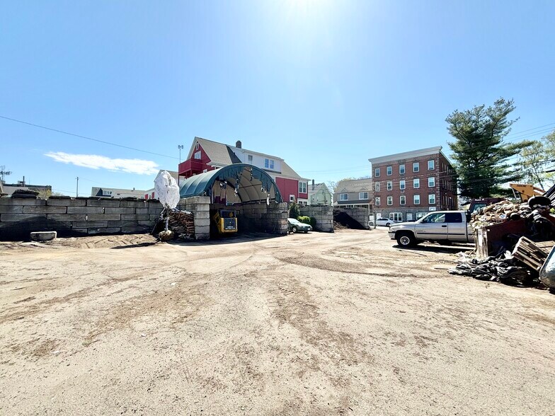 More Photos Of 41 Liberty St, Stamford Contractor Storage Yard For Lease