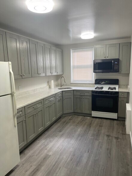 More Photos Of 4014 191st St, Flushing Apartments For Sale