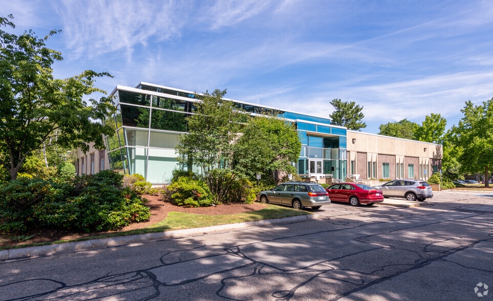 More Photos Of 164 Middlesex Tpke, Burlington Unknown For Lease