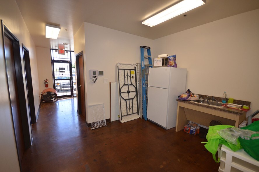 More Photos Of 5910 Techni Center Dr, Austin Light Distribution For Lease