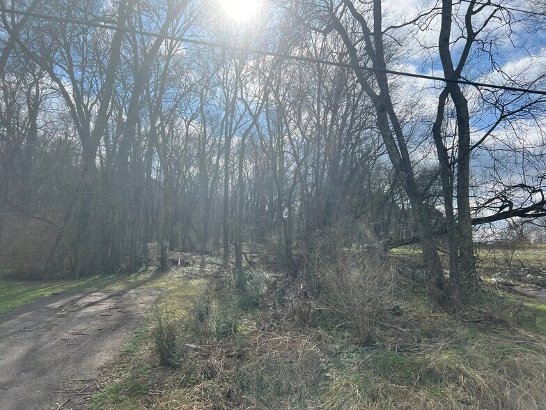 More Photos Of 915 1st Ave, Mount Pleasant Land For Sale