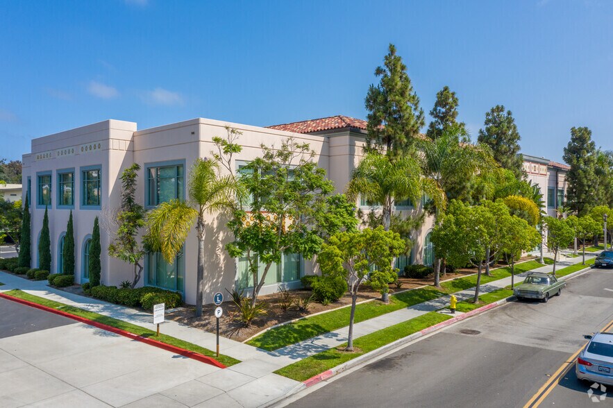 More Photos Of 2820 Historic Decatur Rd, San Diego Unknown For Lease