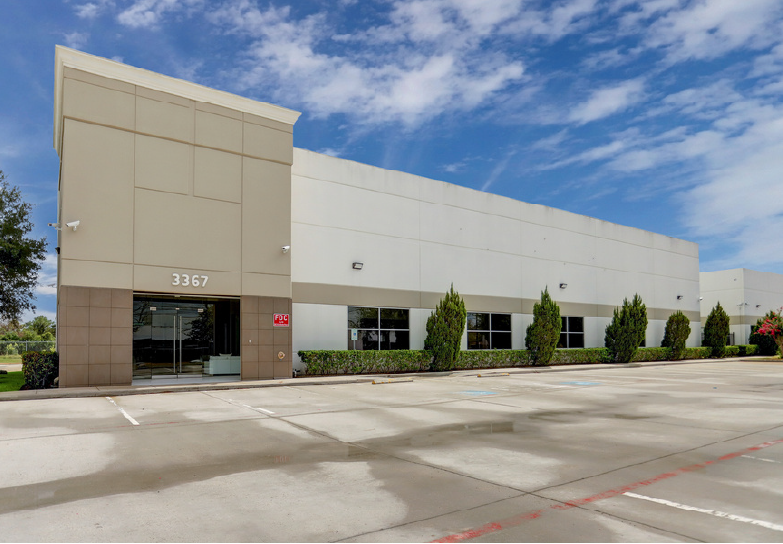 More Photos Of 3367 N Sam Houston Pky W, Houston Warehouse For Sale