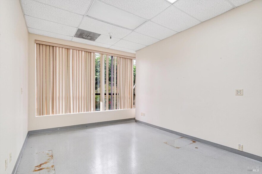 More Photos Of 1370 Medical Center Dr, Rohnert Park Medical For Sale
