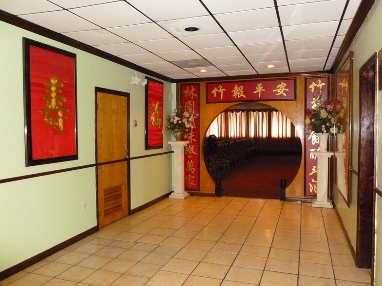 More Photos Of 1224 NE 163rd St, North Miami Beach Storefront Retail Office For Sale