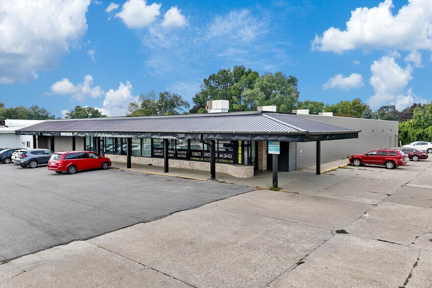 More Photos Of 1810 1st Ave E, Newton General Retail For Sale