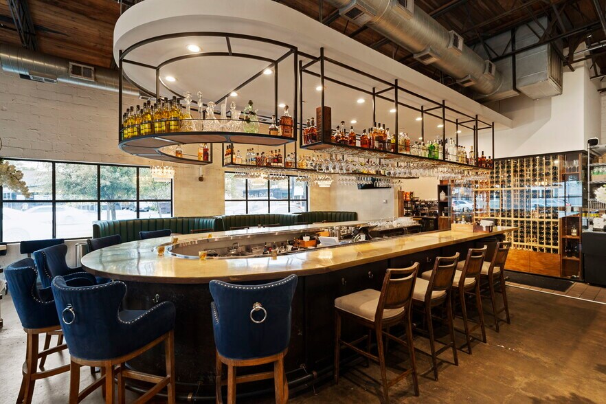 More Photos Of 1344 Yale St, Houston Restaurant For Sale