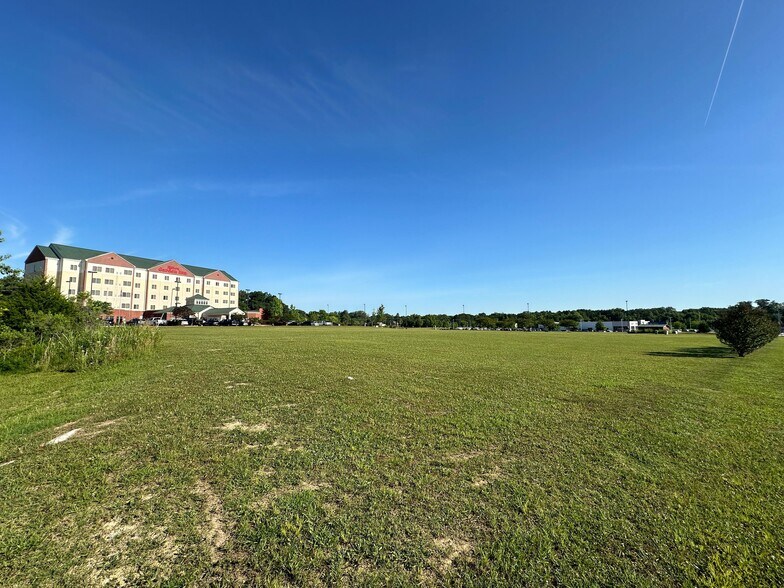 More Photos Of W Side Hwy 12 E, Starkville Freestanding For Lease