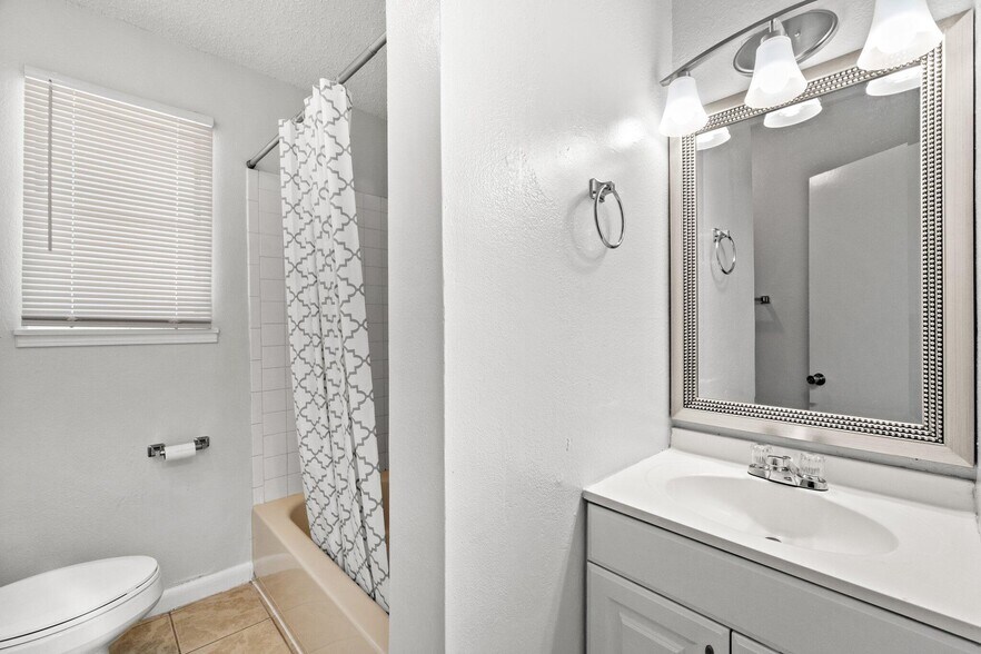 More Photos Of 248 Four Mile Rd, Freeport Apartments For Sale