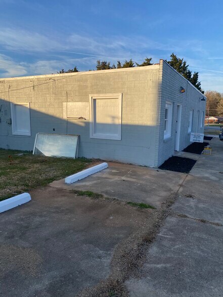 More Photos Of 308 S McLin Creek Rd, Conover Industrial For Lease