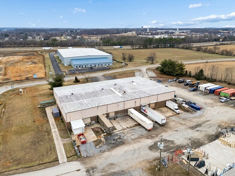 More Photos Of 411 Industrial Dr, White House Manufacturing For Lease