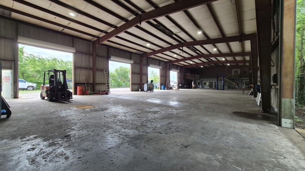 Primary Photo Of 8315 B Industrial, Pearland Warehouse For Lease