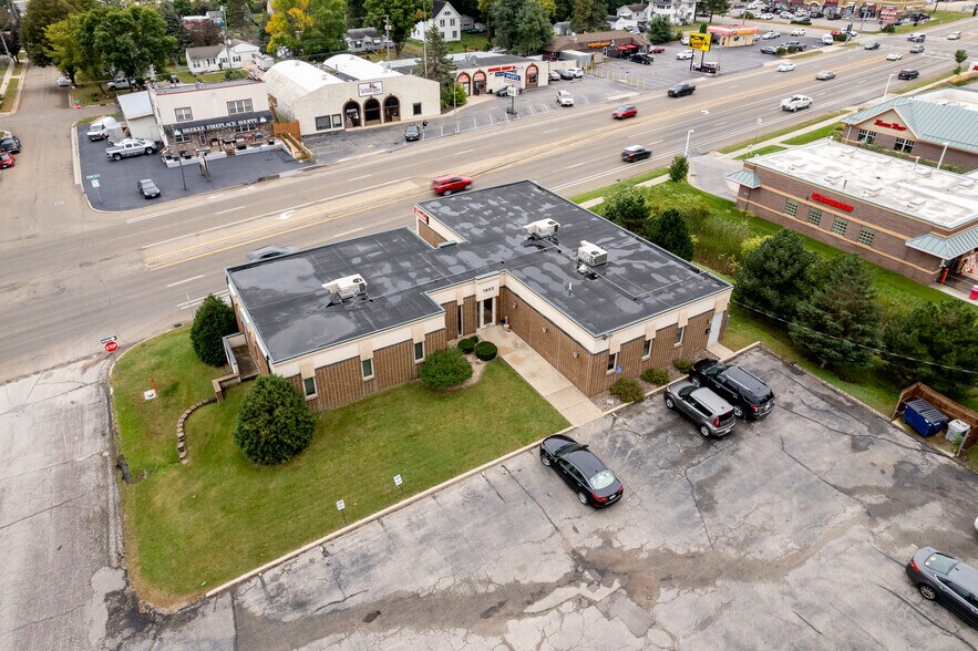 More Photos Of 1903 S Broadway, Rochester Office For Lease